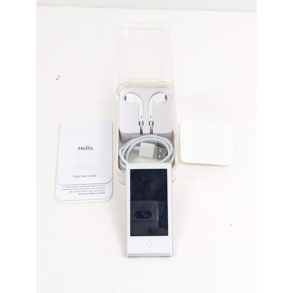 Apple iPod‎ Nano 7th Generation With Case For Parts Repair